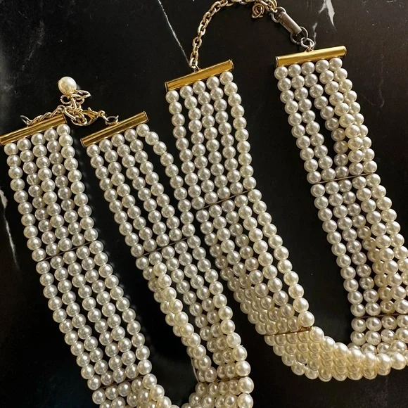 Lot of Vintage Jewelry (10pcs). Necklaces, Chokers, and Earrings. Pre-owned. - Picture 6 of 15